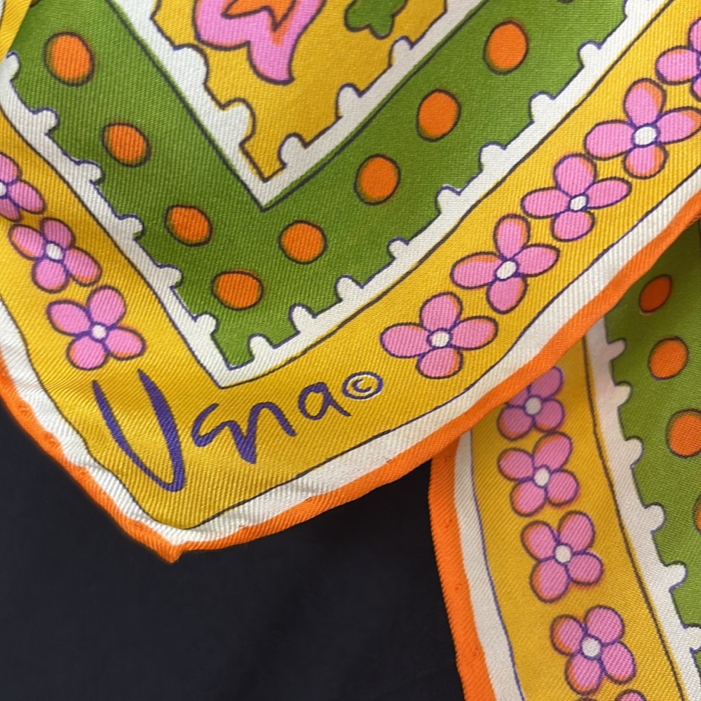 Vera Neumann Groovy Vintage Scarf - Picture 2 of 6